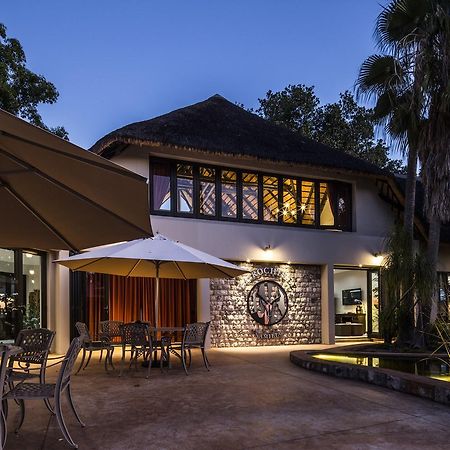 La Rochelle Lodge Okaukuejo Exterior foto